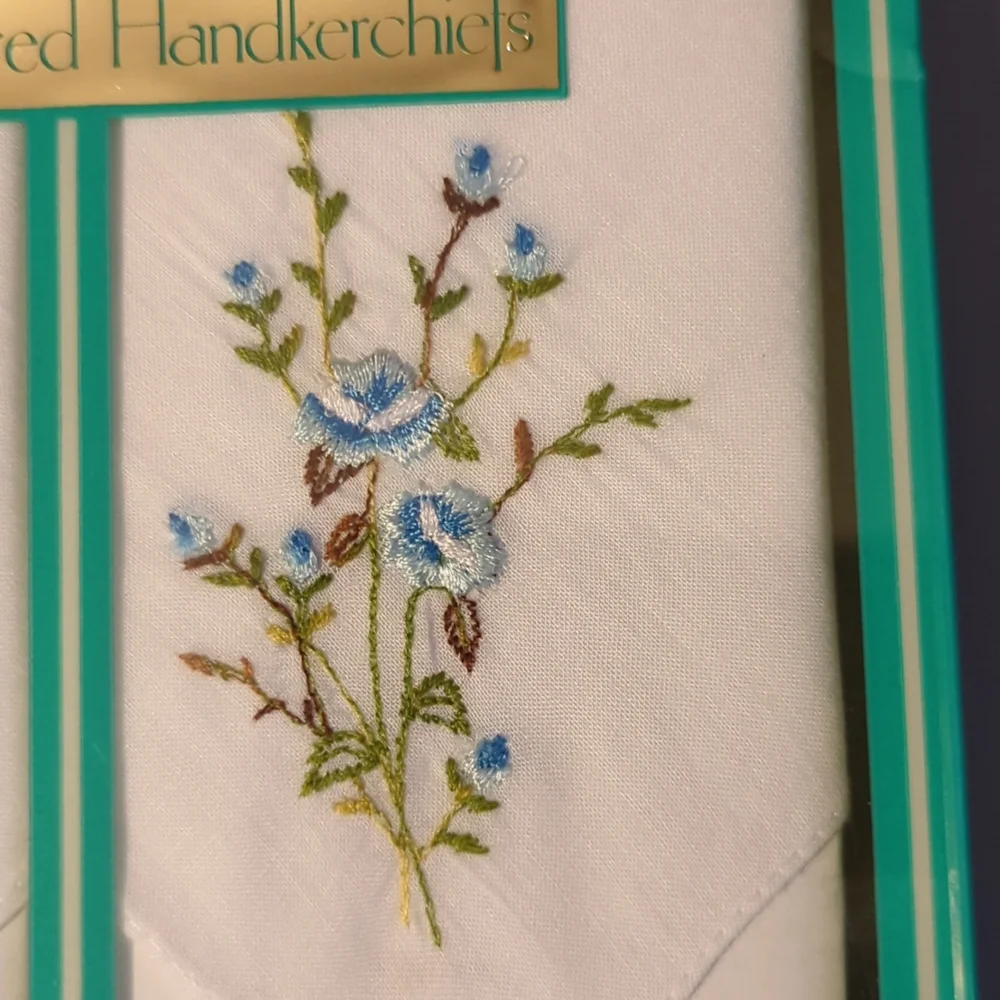 Paris 2 Embroidered Floral Handkerchiefs Vintage Pink Blue White - Picture 3 of 4